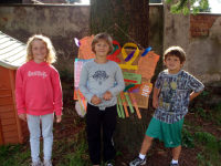 Letní tábor pro předškoláky  - hlavní táborový strom a nástěnkou
